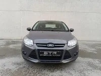 Usado Ford Focus Titanium 115 CV (84 kW) 2014 Gris / plata Berlina