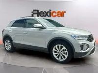 Usado VW T-Roc Life 150 CV (110 kW) 2023 Beige SUV