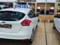 Usado Ford Focus Trend 95 CV (69 kW) 2015 Blanco Berlina