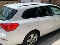 Usado Opel Astra Selective 110 CV (80 kW) 2012 Blanco Familiar