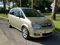 Usado Opel Meriva Cosmo 100 CV (73 kW) 2010 Beige Monovolumen