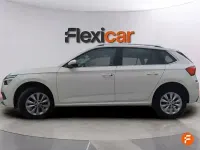 Usado Skoda Kamiq Ambition 110 CV (80 kW) 2021 Blanco SUV