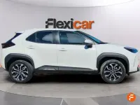 Usado Toyota Yaris Active 116 CV (85 kW) 2022 Blanco Utilitario