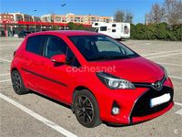 Usado Toyota Yaris Active 99 CV (72 kW) 2015 Rojo Utilitario