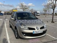 Usado Renault Clio II Privilege 105 CV (77 kW) 2007 Beige Berlina