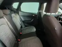 Usado Seat Arona Xperience 116 CV (85 kW) 2025 Cliff grey / techo blanco SUV