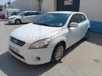 Usado Kia ProCeed 90 CV (66 kW) 2010 Blanco Utilitario