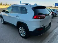 Usado Jeep Cherokee Longitude 140 CV (102 kW) 2015 Blanco SUV