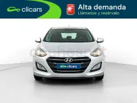 Usado Hyundai i30 100 CV (73 kW) 2016 Gris / plata Berlina