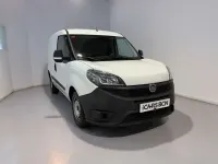 Usado Fiat Doblò 82 CV (60 kW) 2021 Blanco Monovolumen