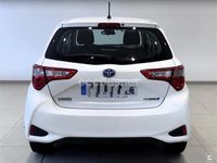 Usado Toyota Yaris Hybrid Active 100 CV (73 kW) 2018 Blanco Berlina