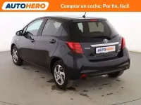 Usado Toyota Yaris Hybrid Active 99 CV (72 kW) 2016 Negro Utilitario