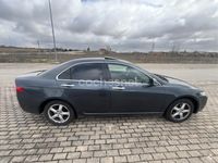 Usado Honda Accord Executive 140 CV (102 kW) 2005 Gris / plata Berlina
