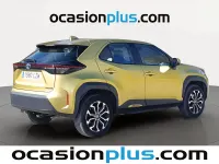 Usado Toyota Yaris Hybrid Active 116 CV (85 kW) 2022 Oro SUV