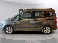 Usado Ford Tourneo Courier Ambiente 100 CV (73 kW) 2017 Beige Monovolumen