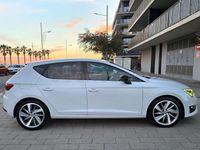 Usado Seat Leon FR 184 CV (135 kW) 2016 Gris / plata Berlina