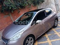 Usado Peugeot 208 Allure 92 CV (67 kW) 2012 Rosa Utilitario