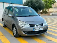 Usado Renault Scénic Dynamique 105 CV (77 kW) 2008 Beige Monovolumen