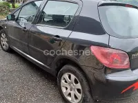 Usado Peugeot 307 110 CV (80 kW) 2004 Negro Berlina