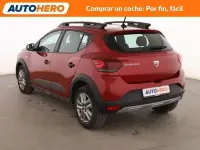 Usado Dacia Sandero Essentiel 91 CV (66 kW) 2021 Rojo Berlina