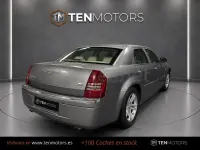 Usado Chrysler 300C 218 CV (160 kW) 2008 Gris / plata Berlina