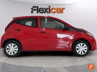 Usado Toyota Aygo X-play 72 CV (52 kW) 2022 Rojo Utilitario