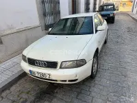 Usado Audi A4 110 CV (80 kW) 1998 Blanco Berlina