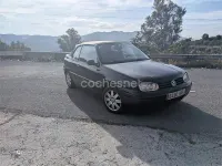Usado VW Golf Highline 90 CV (66 kW) 2001 Negro Descapotable