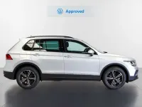 Usado VW Tiguan Life 122 CV (89 kW) 2023 Plateado SUV