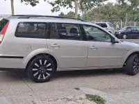 Usado Ford Mondeo Ghia 145 CV (106 kW) 2003 Gris / plata Familiar