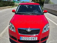Usado Skoda Fabia 60 CV (44 kW) 2010 Rojo Berlina