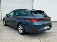 Usado Seat Leon Style 150 CV (110 kW) 2020 Gris / plata Familiar