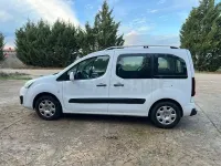 Usado Peugeot Partner Tepee 75 CV (55 kW) 2015 Blanco Monovolumen