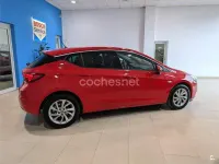 Usado Opel Astra Dynamic 136 CV (100 kW) 2019 Rojo Berlina