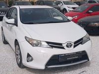 Usado Toyota Auris Active 124 CV (91 kW) 2015 Blanco Utilitario