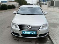 Usado VW Passat Highline 140 CV (102 kW) 2007 Gris Familiar