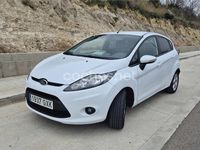 Usado Ford Fiesta Trend 95 CV (69 kW) 2010 Blanco Utilitario