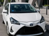 Usado Toyota Yaris Active 99 CV (72 kW) 2020 Blanco Utilitario