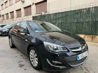 Usado Opel Astra Excellence 110 CV (80 kW) 2013 Negro Berlina