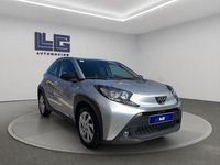 Usado Toyota Aygo X Play 72 CV (52 kW) 2022 Gris / plata SUV