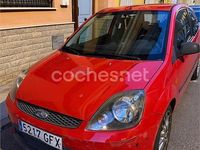 Usado Ford Fiesta Futura 90 CV (66 kW) 2008 Rojo Utilitario
