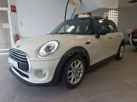 Usado Mini Cooper D 116 CV (85 kW) 2017 Beige Utilitario