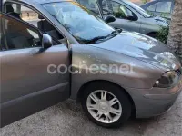 Usado Seat Cordoba Stylance 100 CV (73 kW) 2005 Gris / plata Berlina