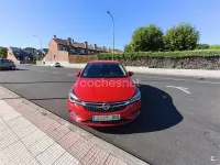 Usado Opel Astra Dynamic 125 CV (91 kW) 2016 Rojo Berlina