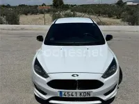 Usado Ford Focus ST-Line 120 CV (88 kW) 2017 Blanco Berlina