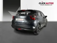 Usado Nissan Micra Acenta 92 CV (67 kW) 2021 Gris / plata Utilitario