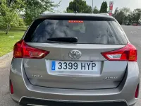 Usado Toyota Auris Advance 124 CV (91 kW) 2014 Gris / plata Familiar