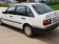 Usado Volvo 440 90 CV (66 kW) 1991 Blanco Utilitario