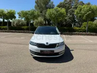 Usado Skoda Rapid Active 90 CV (66 kW) 2016 Blanco Utilitario