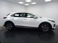 Usado Kia XCeed 121 CV (88 kW) 2022 Blanco SUV